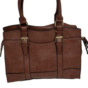 Bueno Brown Shoulder Bag with Sleek Design